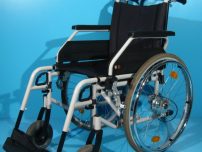 Scaun cu rotile second hand -latime sezut 43 cm