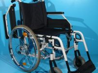 Scaun cu rotile second hand -latime sezut 43 cm