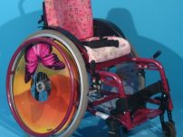 Scaun cu rotile pentru copii-latime sezut 28 cm.